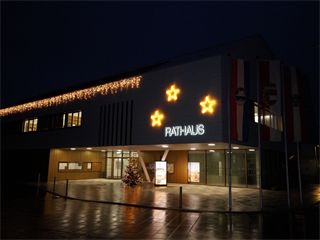 Bild Weihnachtsbeleuchtung Rathaus Oberndorf
