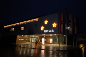 Bild Weihnachtsbeleuchtung Rathaus Oberndorf